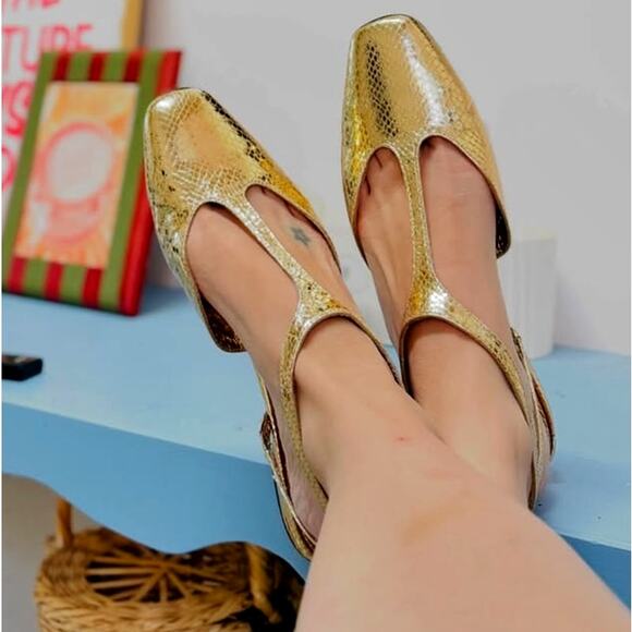 RARE!!! ZARA Front Strap Flats NWT - Picture 1 of 16